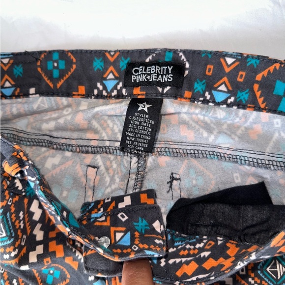 Celebrity‎ Pink Jeans Geometric Patterned Pants - Picture 3 of 7